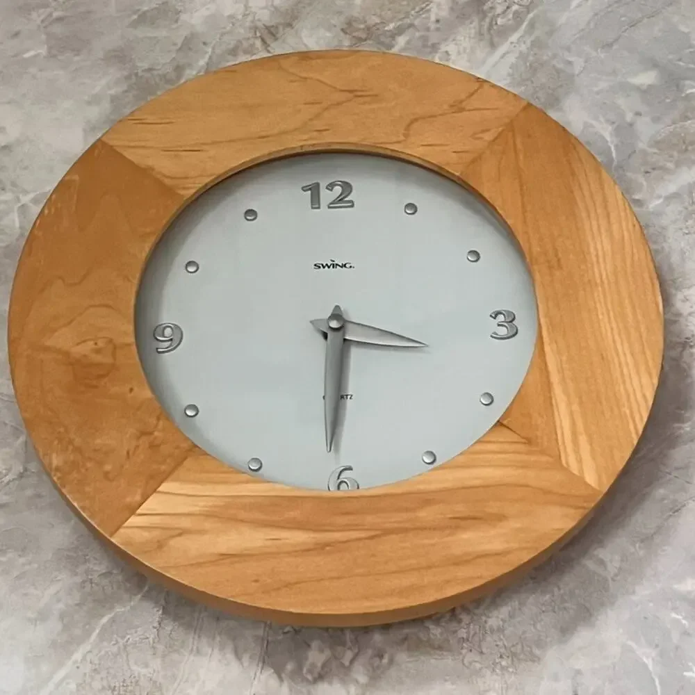Crate & Barrel Wall Clock Maple Round WORKING